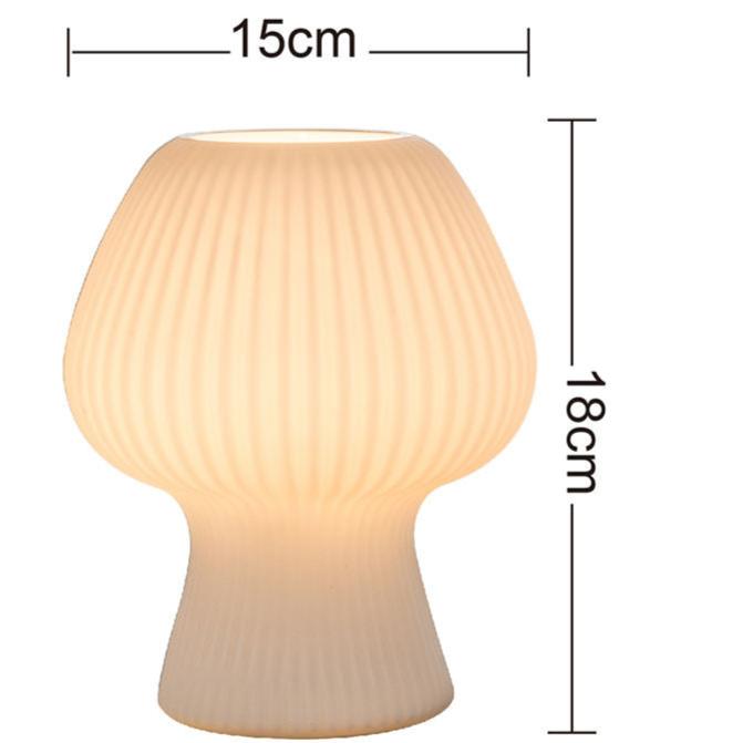 Vintage nattbordslampe | Riflet glass soppformet lampe