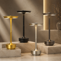 Dimbar trådløs bordlampe | Moderne metalldesign